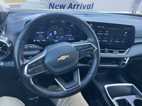 Used 2025 Chevrolet Equinox LT image 11