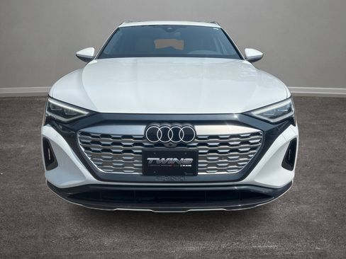 Used 2024 Audi Q8 e-tron Premium Plus w/ Premium Plus Package image 27