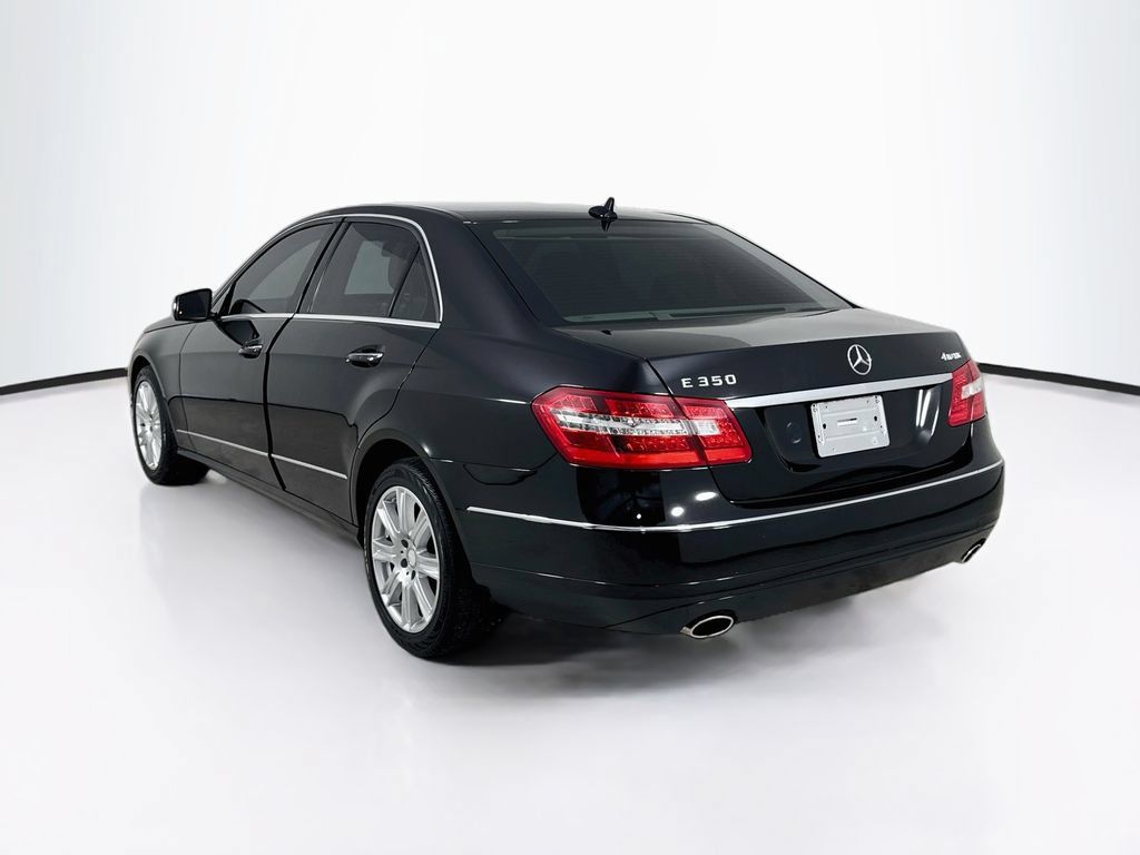 Used 2013 Mercedes-Benz E 350 4MATIC Sedan image 5