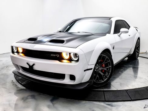 Used 2021 Dodge Challenger SRT Hellcat Redeye image 5