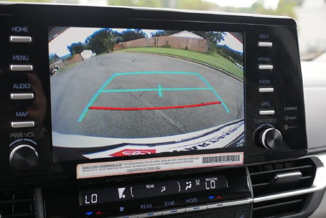 Used 2024 Toyota Sienna XLE FWD image 37