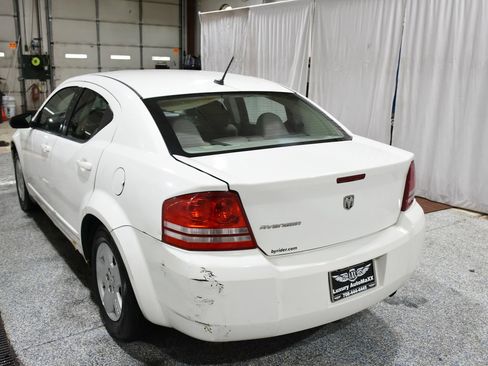 Used 2008 Dodge Avenger SE image 4