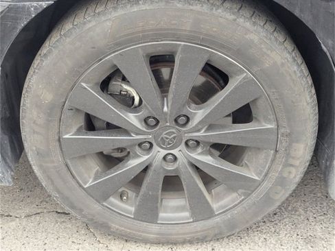 Used 2011 Toyota Avalon Limited image 12