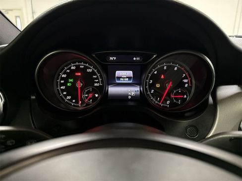 Used 2018 Mercedes-Benz GLA 250 4MATIC image 11