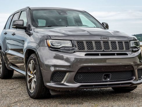 Used 2018 Jeep Grand Cherokee Trackhawk AWD/4WD image 12