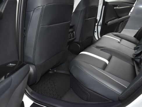 Used 2025 Toyota Camry SE image 13