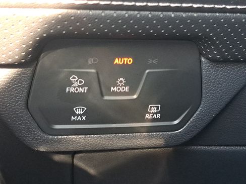 Certified 2026 Volkswagen Atlas SE w/ Panoramic Sunroof Package FWD image 28