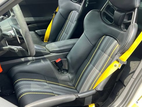 Used 2018 Porsche 911 GT3 w/ Sport Chrono Package RWD image 19