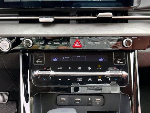 Used 2024 Kia Carnival SX image 18