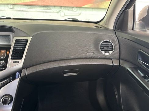 Used 2014 Chevrolet Cruze LT FWD image 16