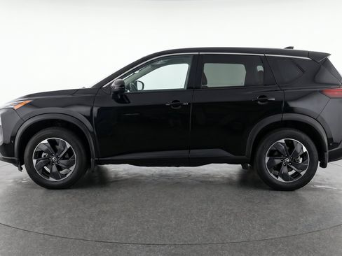 Used 2025 Nissan Rogue SV FWD image 5