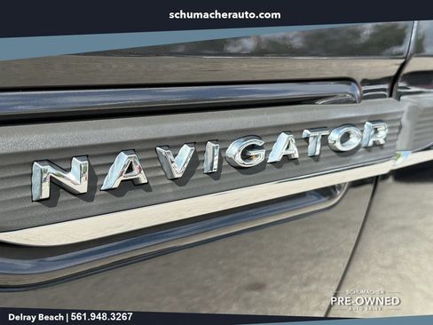 Used 2022 Lincoln Navigator Reserve AWD/4WD image 10