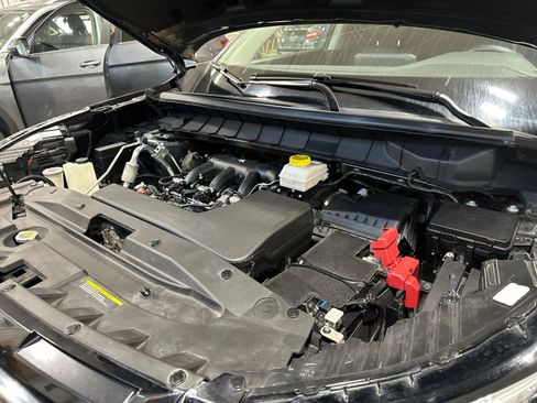 Used 2024 Nissan Pathfinder SV AWD/4WD image 38