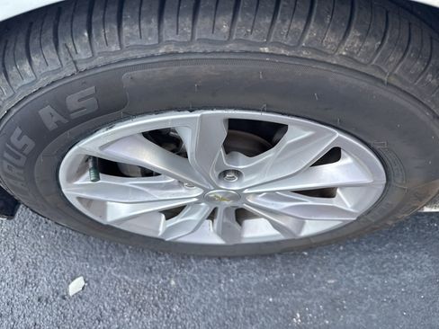 Used 2021 Chevrolet Malibu LT image 9