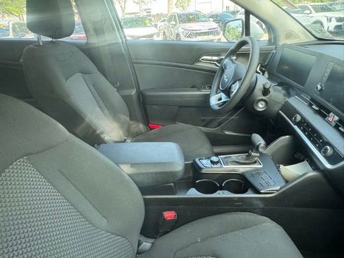Certified 2024 Kia Sportage LX FWD image 6