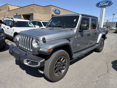 Used 2020 Jeep Gladiator Overland AWD/4WD image 4