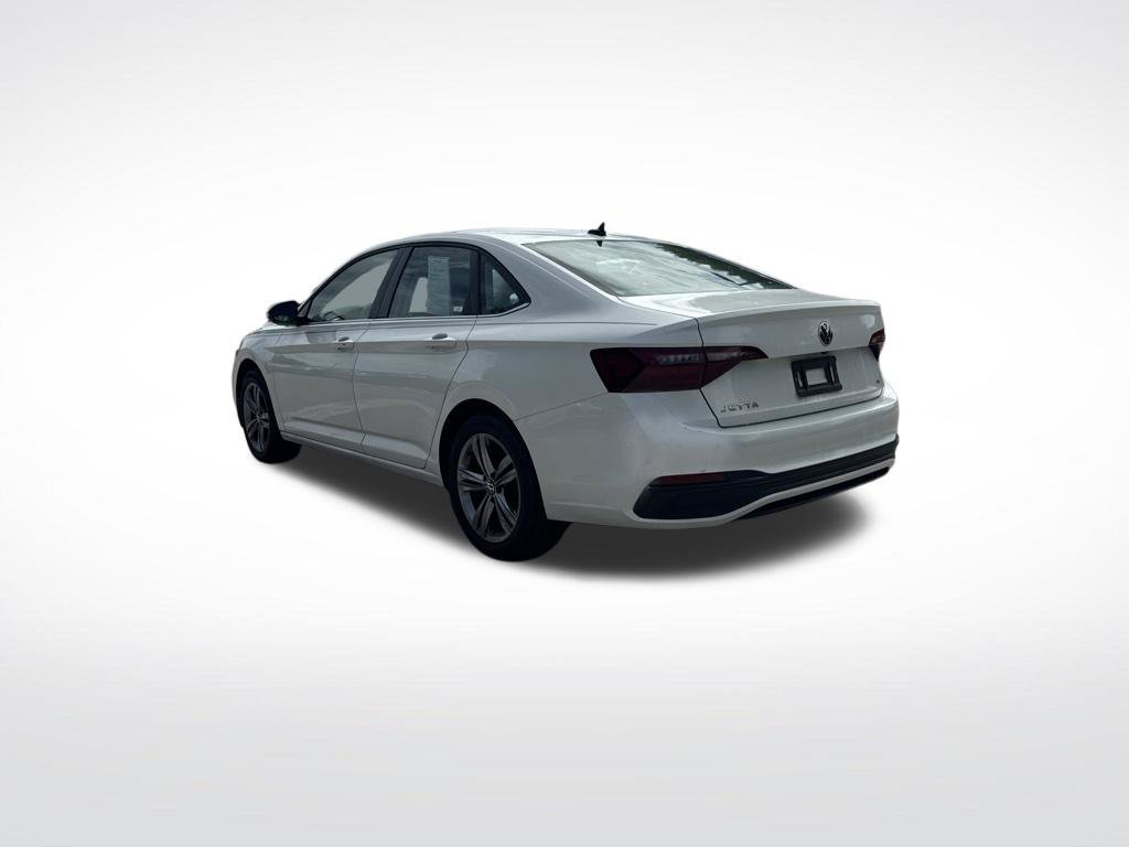 Certified 2024 Volkswagen Jetta SE w/ Panoramic Sunroof Package FWD image 6