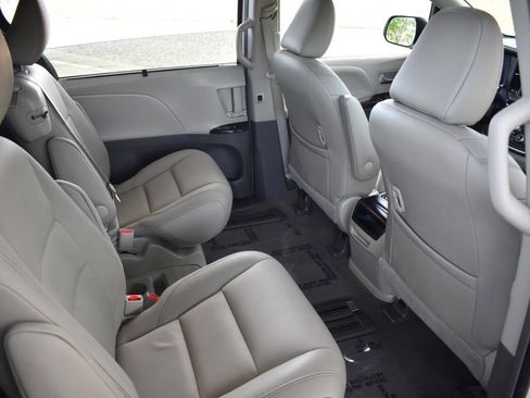 Used 2015 Toyota Sienna XLE w/ XLE Navigation Package FWD image 38
