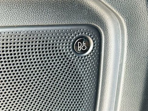 Used 2025 Ford Escape SE w/ PHEV Premium Package image 19