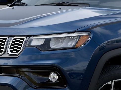 New 2026 Jeep Compass Limited w/ Mopar Graphics Package AWD/4WD image 10