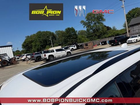 Used 2026 Buick Enclave Sport Touring w/ Power Package AWD/4WD image 2