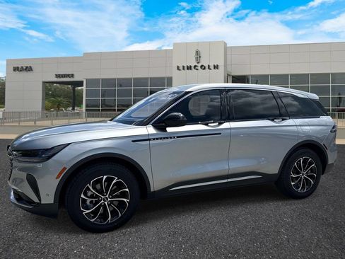 Certified 2024 Lincoln Nautilus Premier AWD/4WD image 6