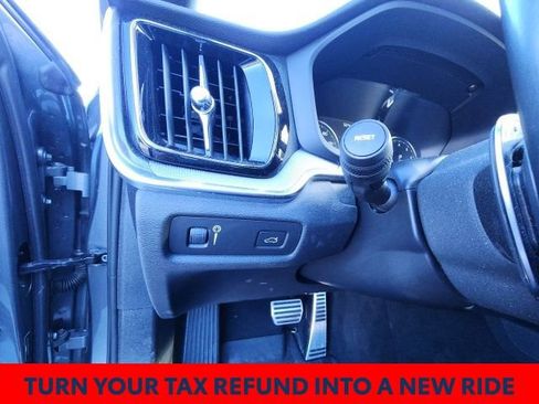 Used 2019 Volvo S60 T6 R-Design image 22