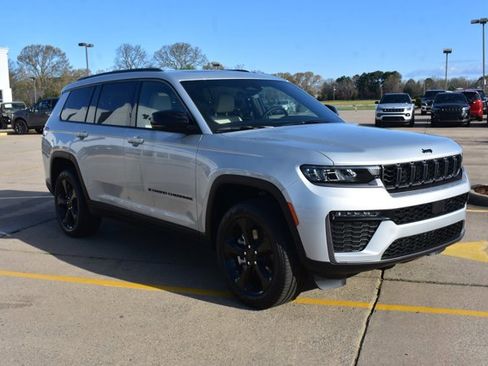 New 2026 Jeep Grand Cherokee L Limited image 3