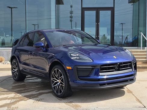 Used 2026 Porsche Macan AWD/4WD image 9