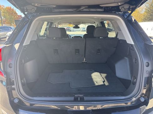 Used 2022 GMC Terrain SLE image 17