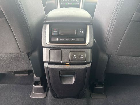 Used 2021 Subaru Ascent Premium w/ Convenience Package AWD/4WD image 17