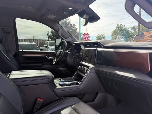 Used 2024 GMC Sierra 2500 Denali w/ Denali Reserve Package AWD/4WD image 9