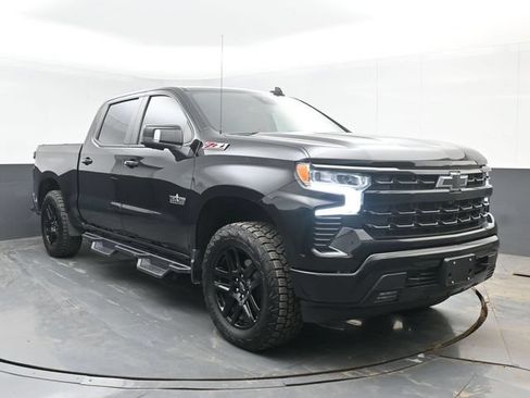 Used 2023 Chevrolet Silverado 1500 RST AWD/4WD image 2
