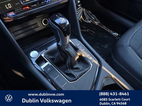New 2026 Volkswagen Taos SE FWD image 15