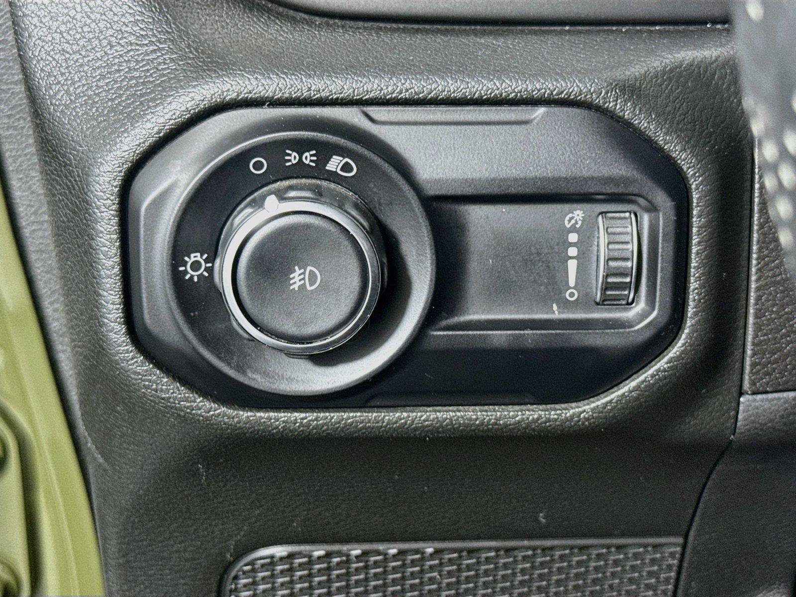 Used 2023 Jeep Wrangler Sport AWD/4WD image 15