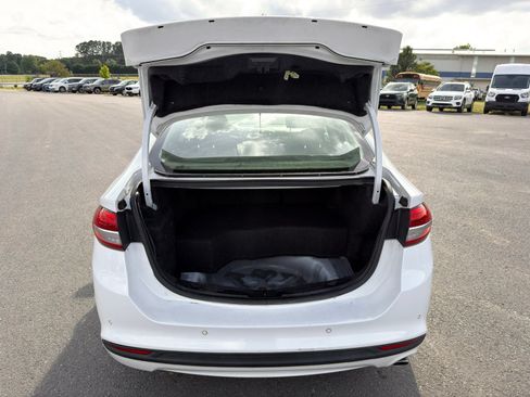 Used 2018 Ford Fusion SE w/ Equipment Group 602A FWD image 19
