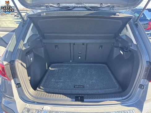 Used 2024 Volkswagen Taos SE w/ Taos Adventure Package image 12