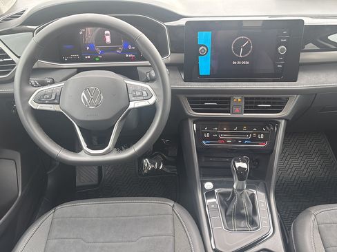 New 2026 Volkswagen Taos SE FWD image 22