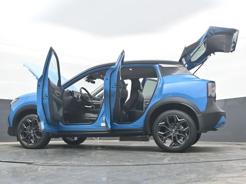 Certified 2025 Nissan Kicks SR FWD image 43