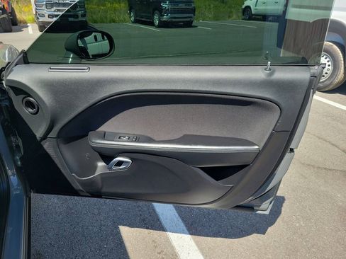 Used 2019 Dodge Challenger SXT RWD image 40