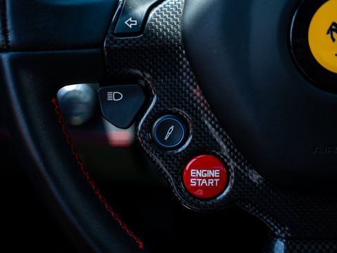 Used 2014 Ferrari 458 Italia Coupe RWD image 39
