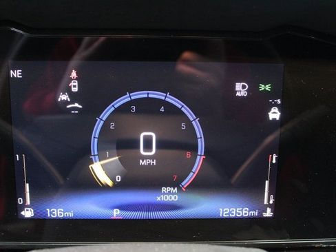 Used 2025 Chevrolet Trax RS w/ Sunroof Package image 22