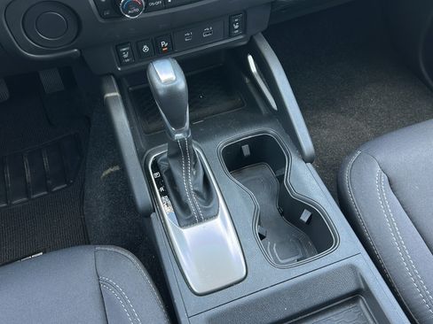 Used 2025 Nissan Frontier SV w/ SV Convenience Package RWD image 24