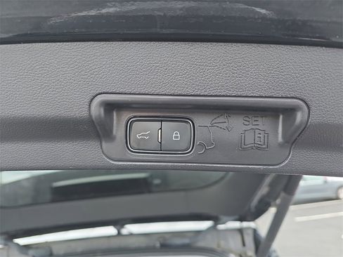 Used 2021 Ford Explorer Limited w/ Equipment Group 301A image 16