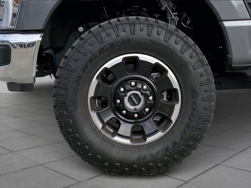 Used 2025 Ford F250 Lariat w/ Tremor Off-Road Package image 10