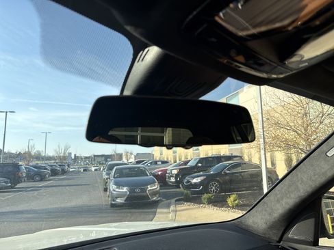 Used 2022 BMW X7 xDrive40i w/ M Sport Package image 26