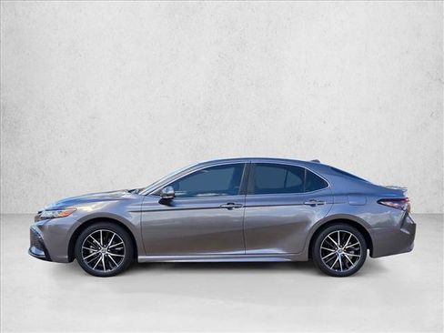Used 2024 Toyota Camry SE FWD image 8