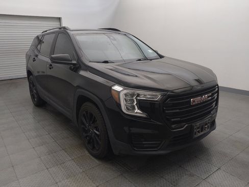 Used 2023 GMC Terrain SLE w/ Driver Convenience Package FWD image 13