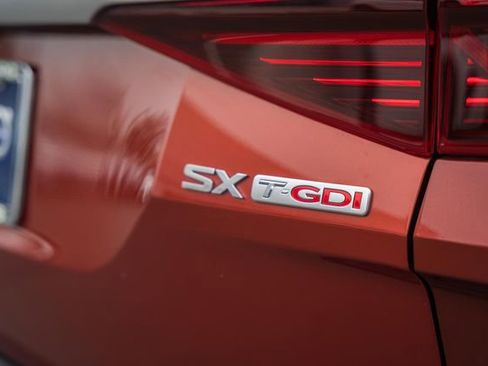 Used 2021 Kia Seltos SX image 8