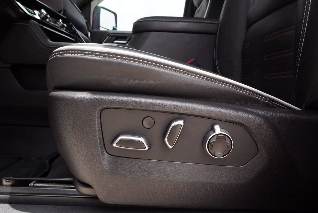 Used 2025 GMC Sierra 2500 AT4X AWD/4WD image 28